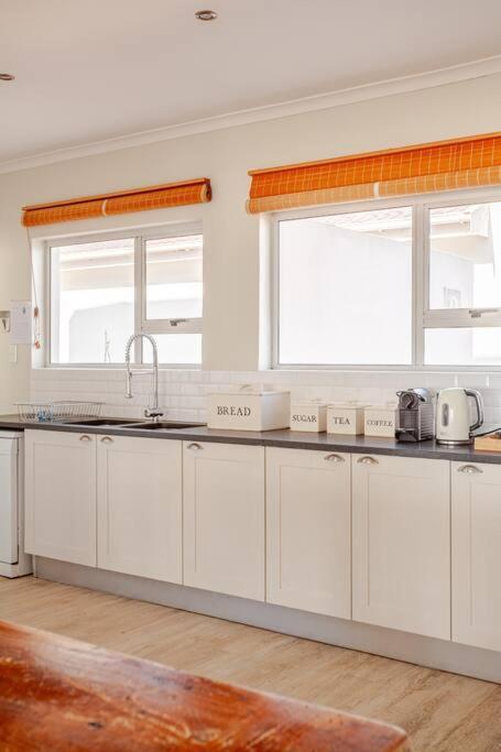 La Petite Baleine Oceanfront Luxury Villa De Kelders Ngoại thất bức ảnh